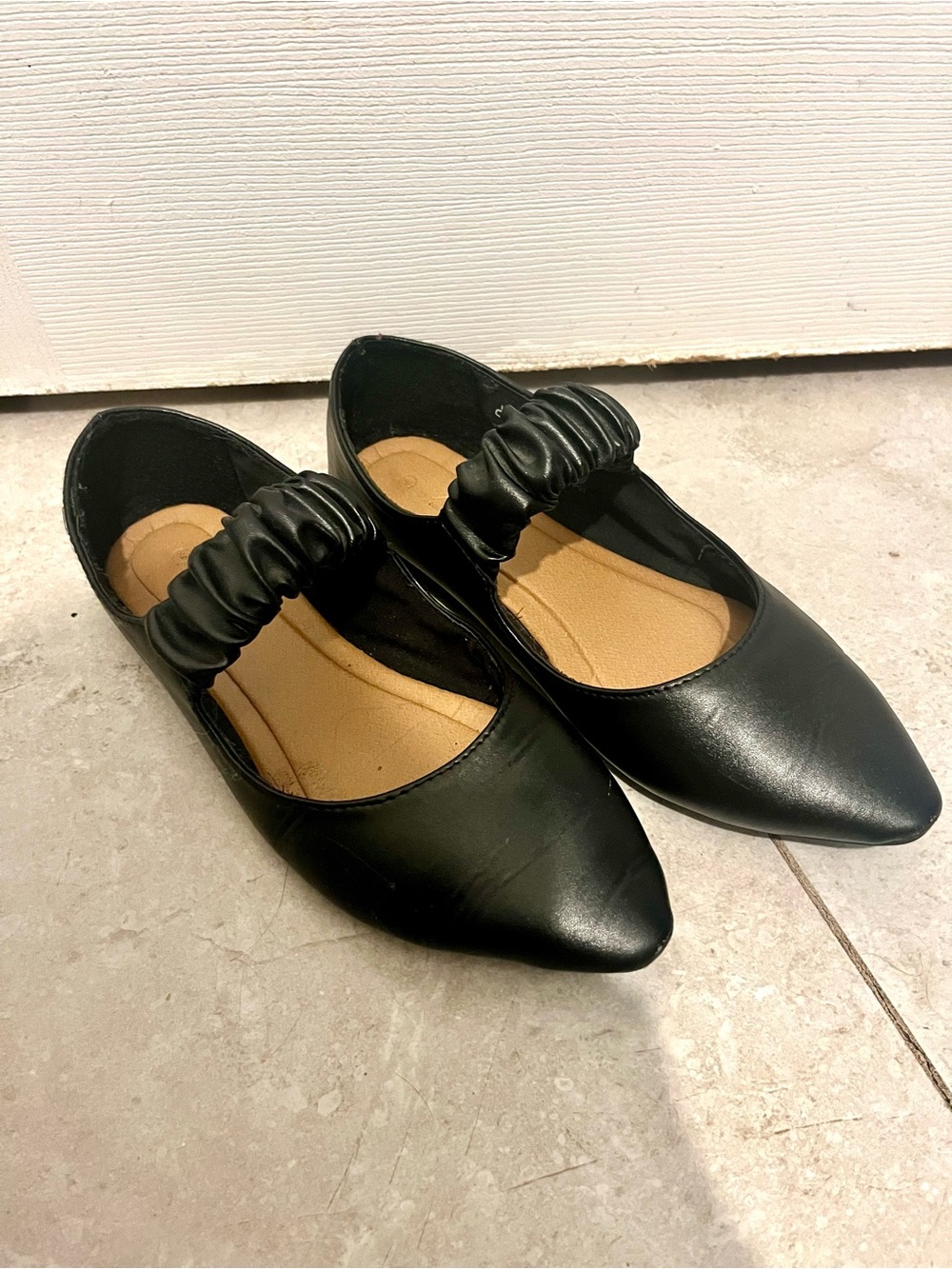 3/25$💥 Ardene Black Pointed Toe Mary Jane Ballet Flats Size 9 Women Ruched Strap